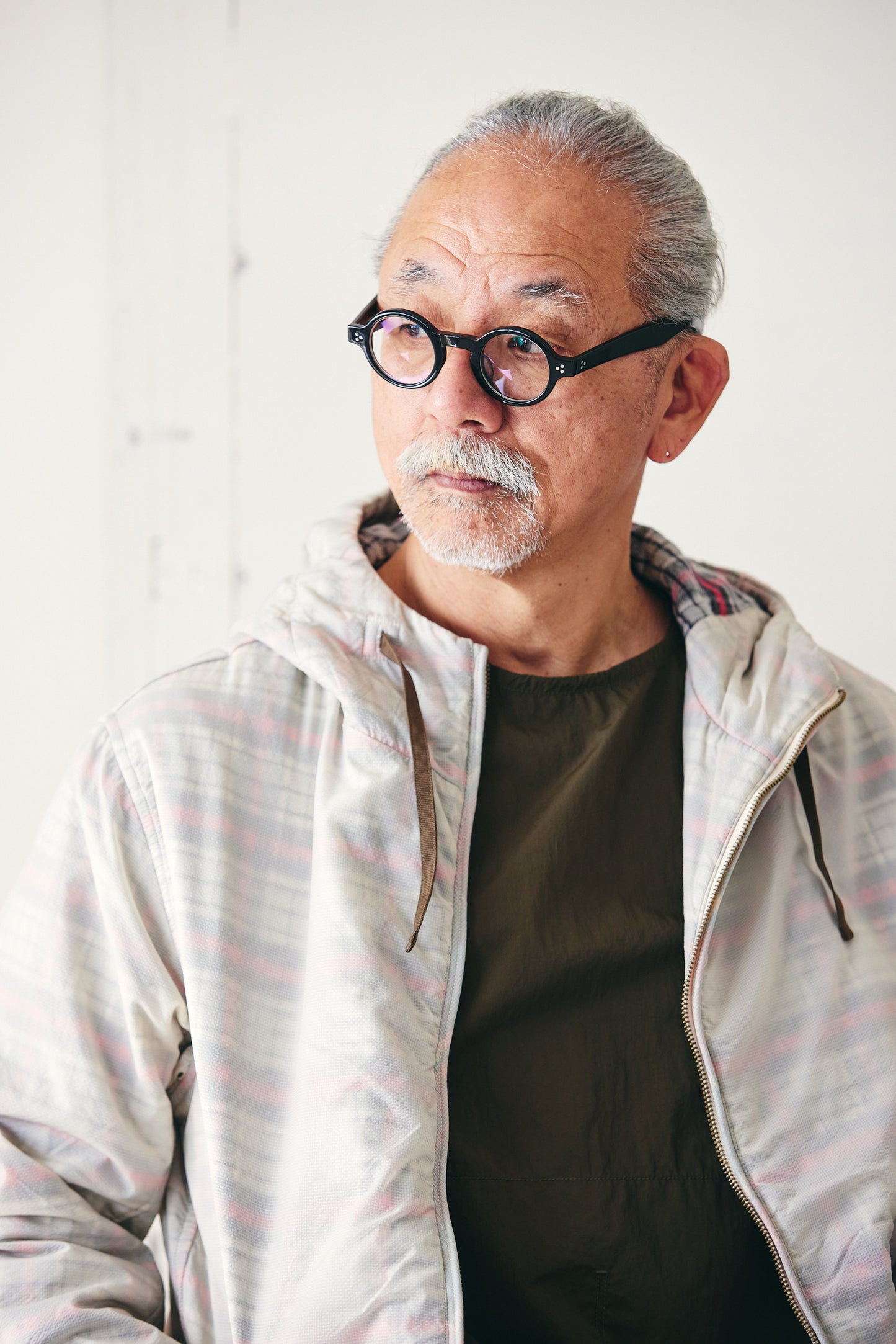 フード付きチェックアウター